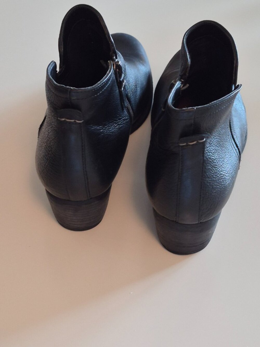 Clarks Ankle Boots Womens 9 Black Leather Side Zip Block Heel Booties - Picture 4 of 12